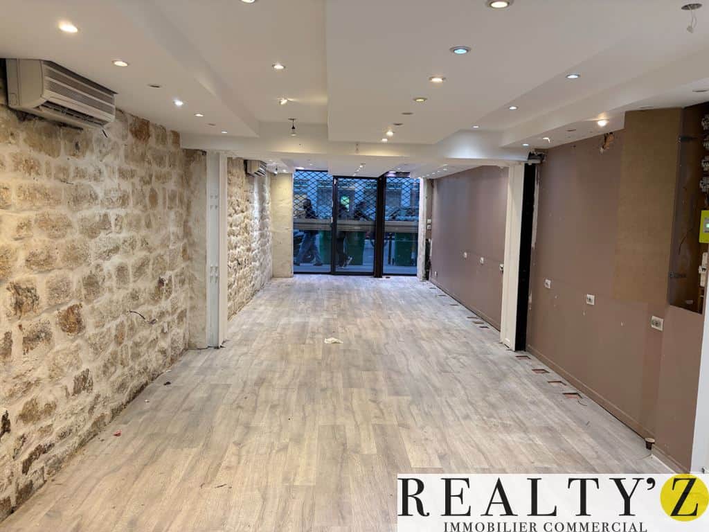 Local commercial · 62 m² · Location — photo 1