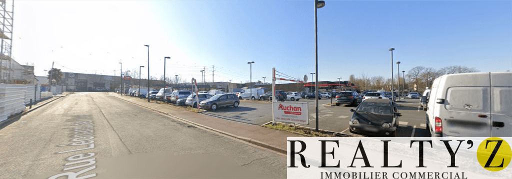 Local commercial · 447 m² · Location — photo 1
