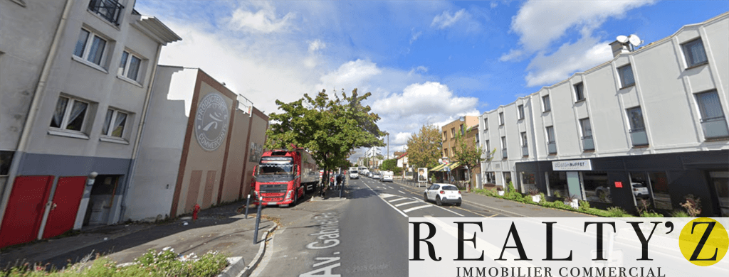 Local commercial · 306 m² · Location — photo 1