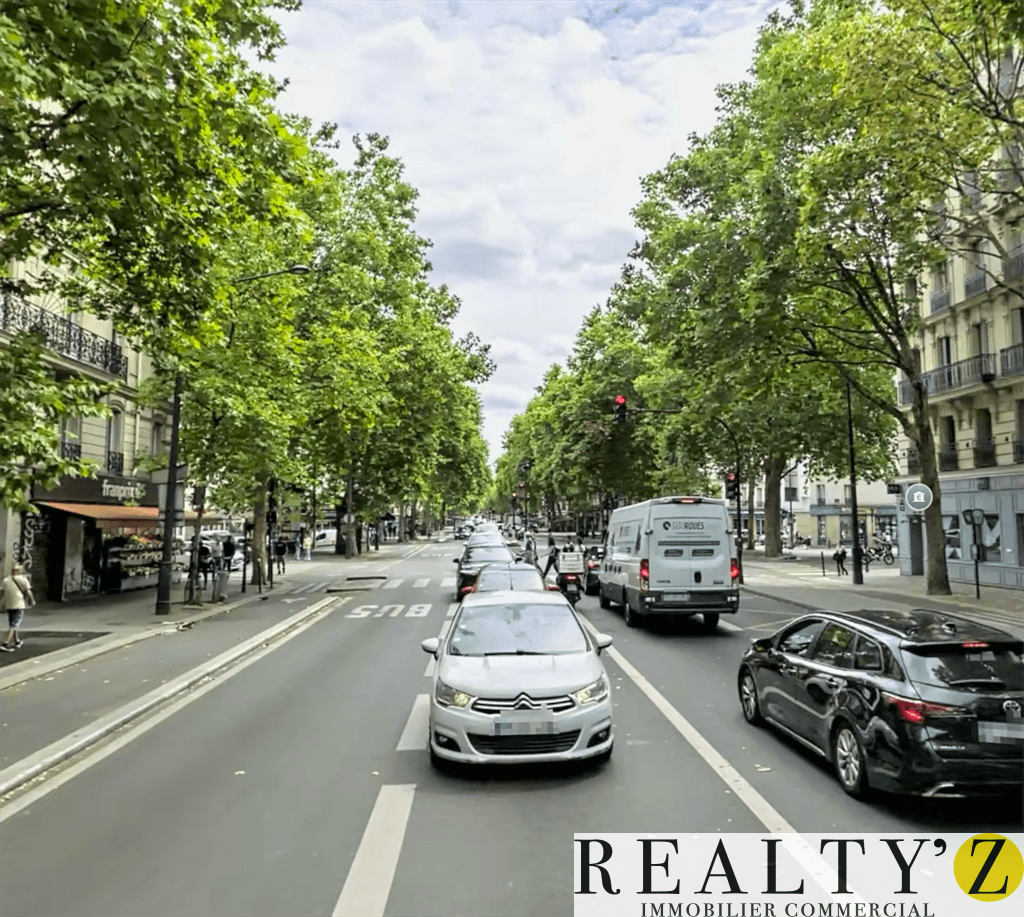 Local commercial · 62 m² · Location — photo 1