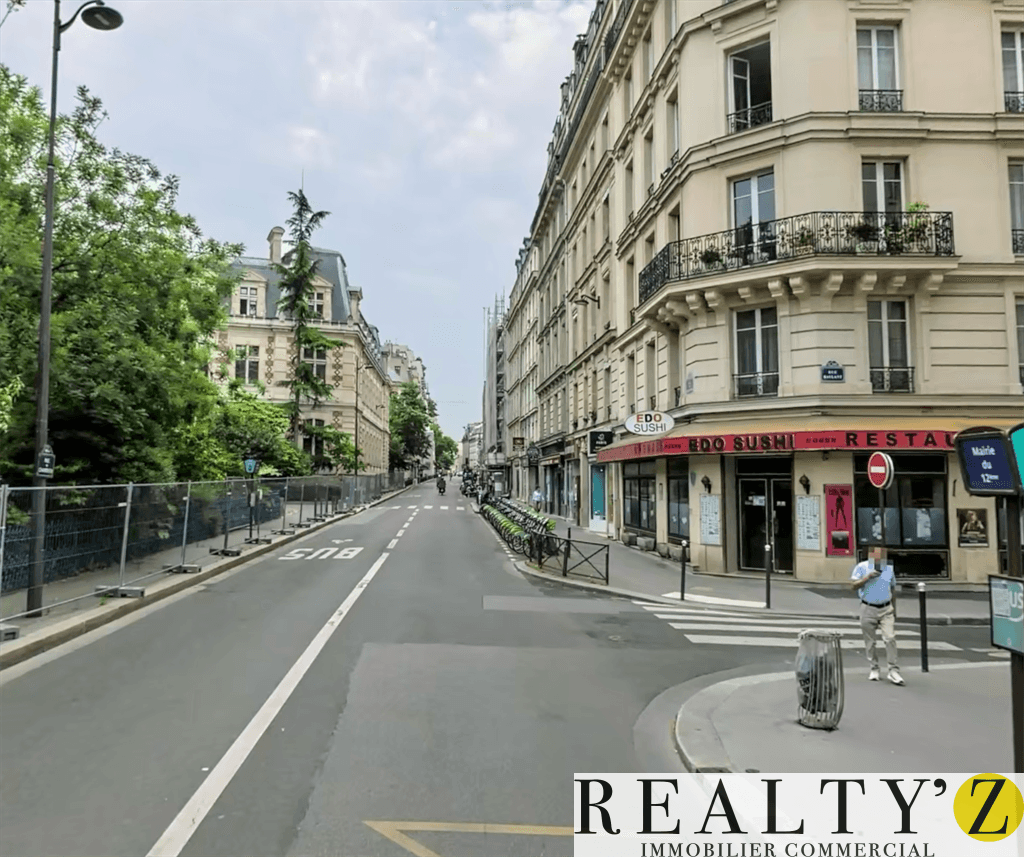 Local commercial · 97 m² · Location — photo 1