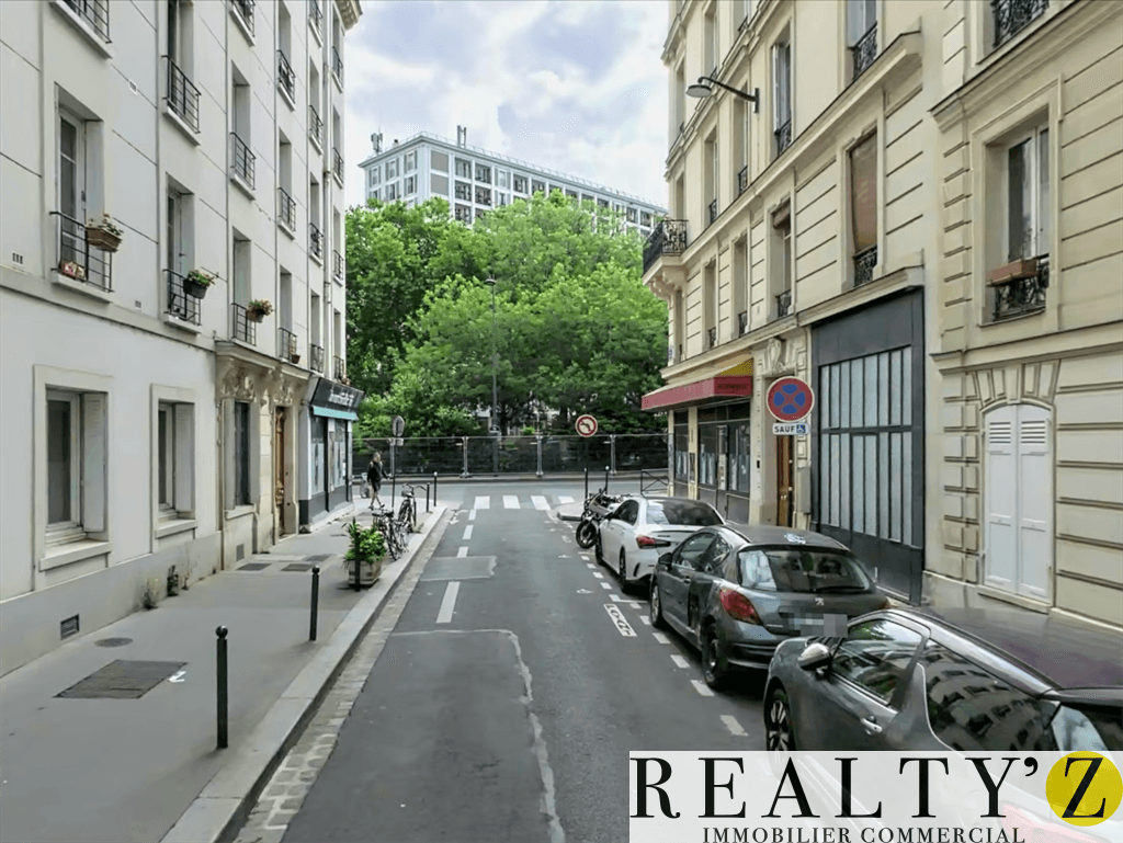 Local commercial · 97 m² · Location — photo 1