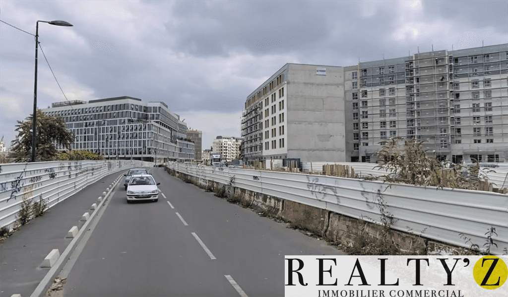 Local commercial · 114 m² · Location — photo 1
