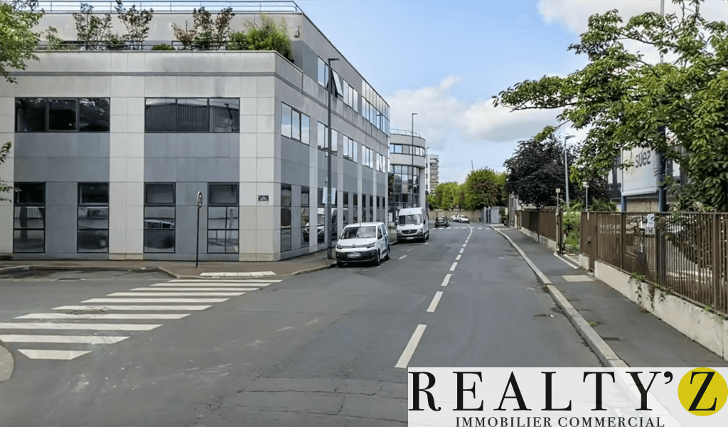 Local commercial · 86 m² · Location — photo 1
