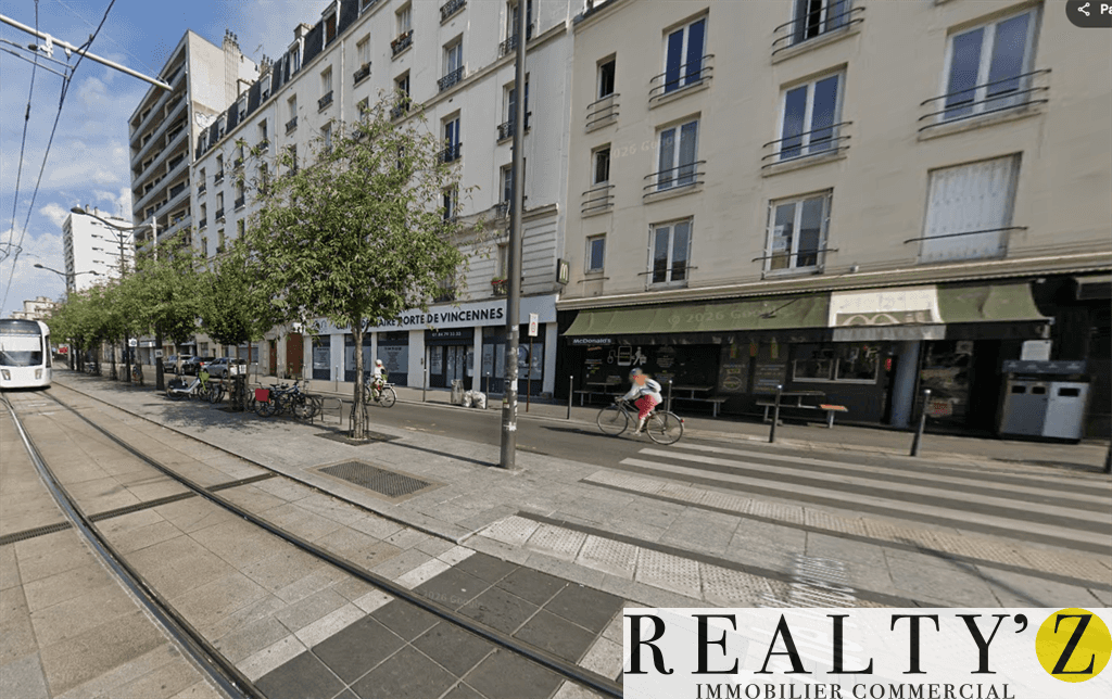 Local commercial · 61 m² · Achat des murs — photo 1