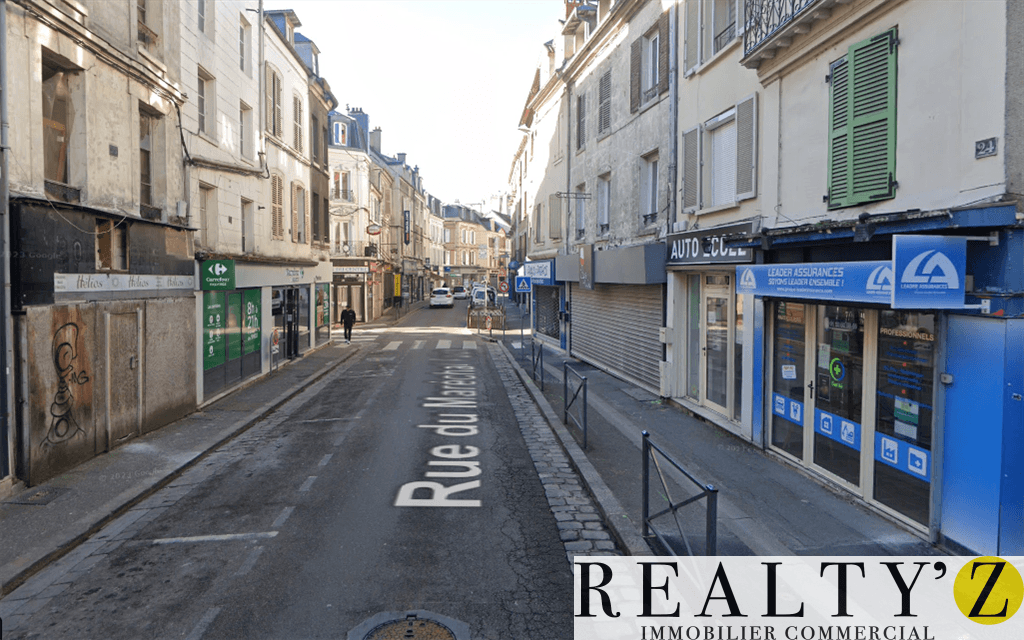 Local commercial · 105 m² · Location — photo 1