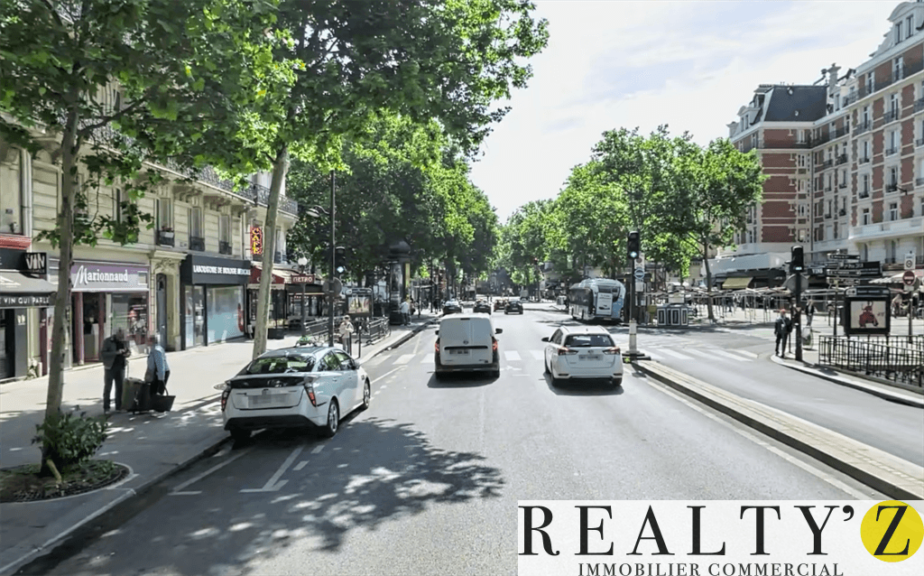 Local commercial · 92 m² · Location — photo 1