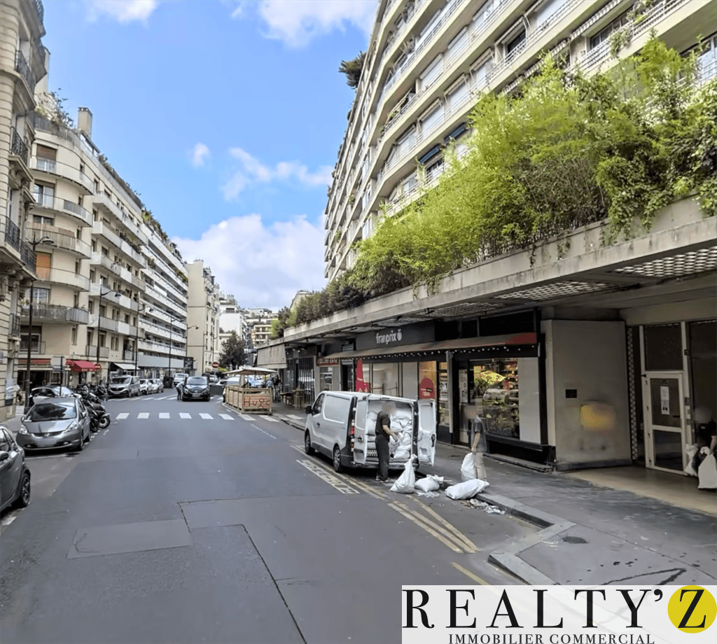 Local commercial · 237 m² · Location — photo 1