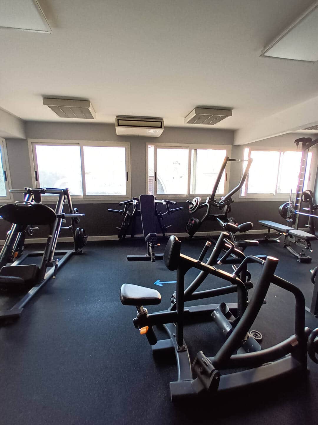 Salle de sports · 100 m² · Fonds de commerce — photo 1