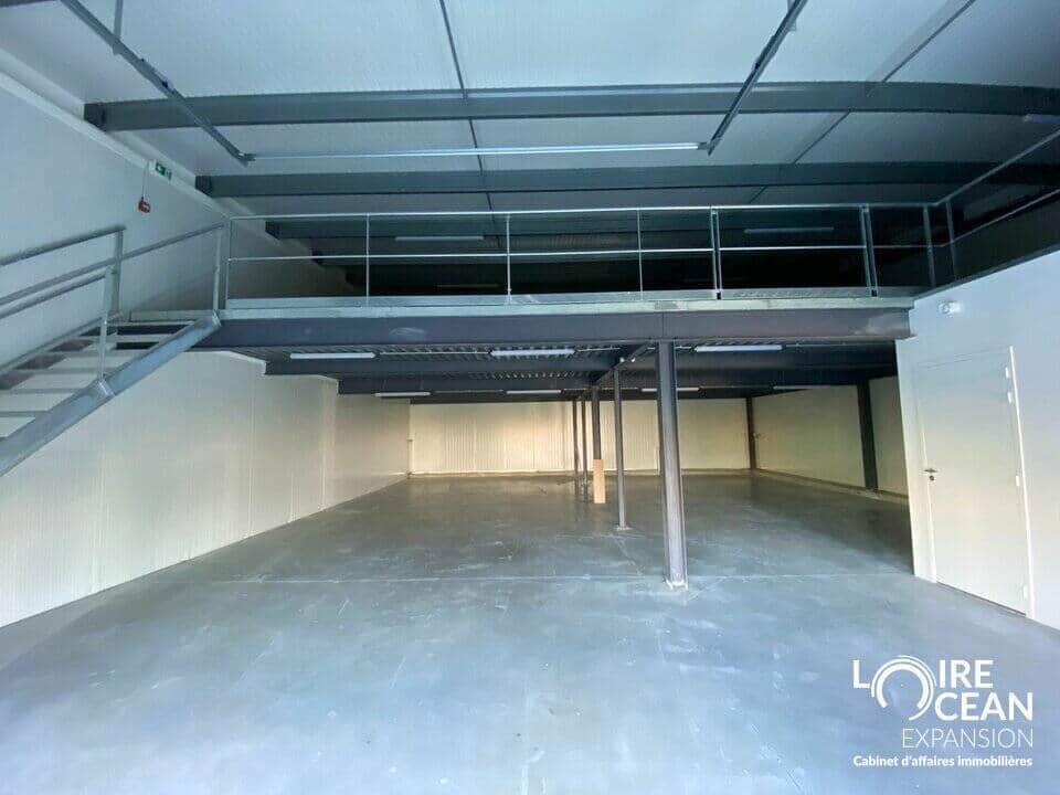 Local commercial · 586 m² · Location — photo 1
