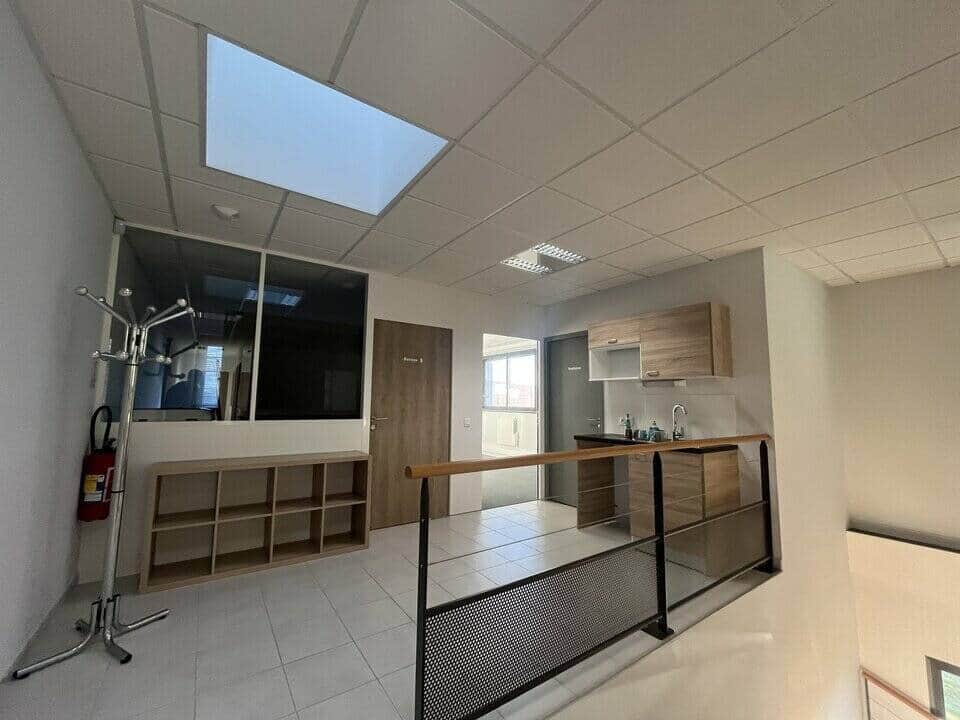 Local commercial · 75 m² · Location — photo 1