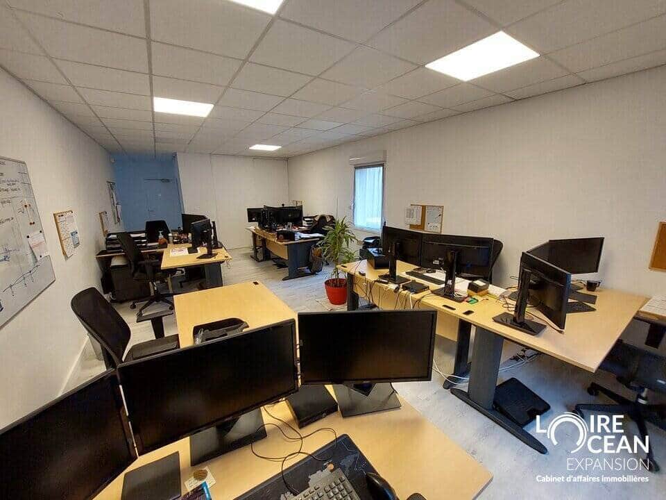Local commercial · 69 m² · Achat des murs — photo 1