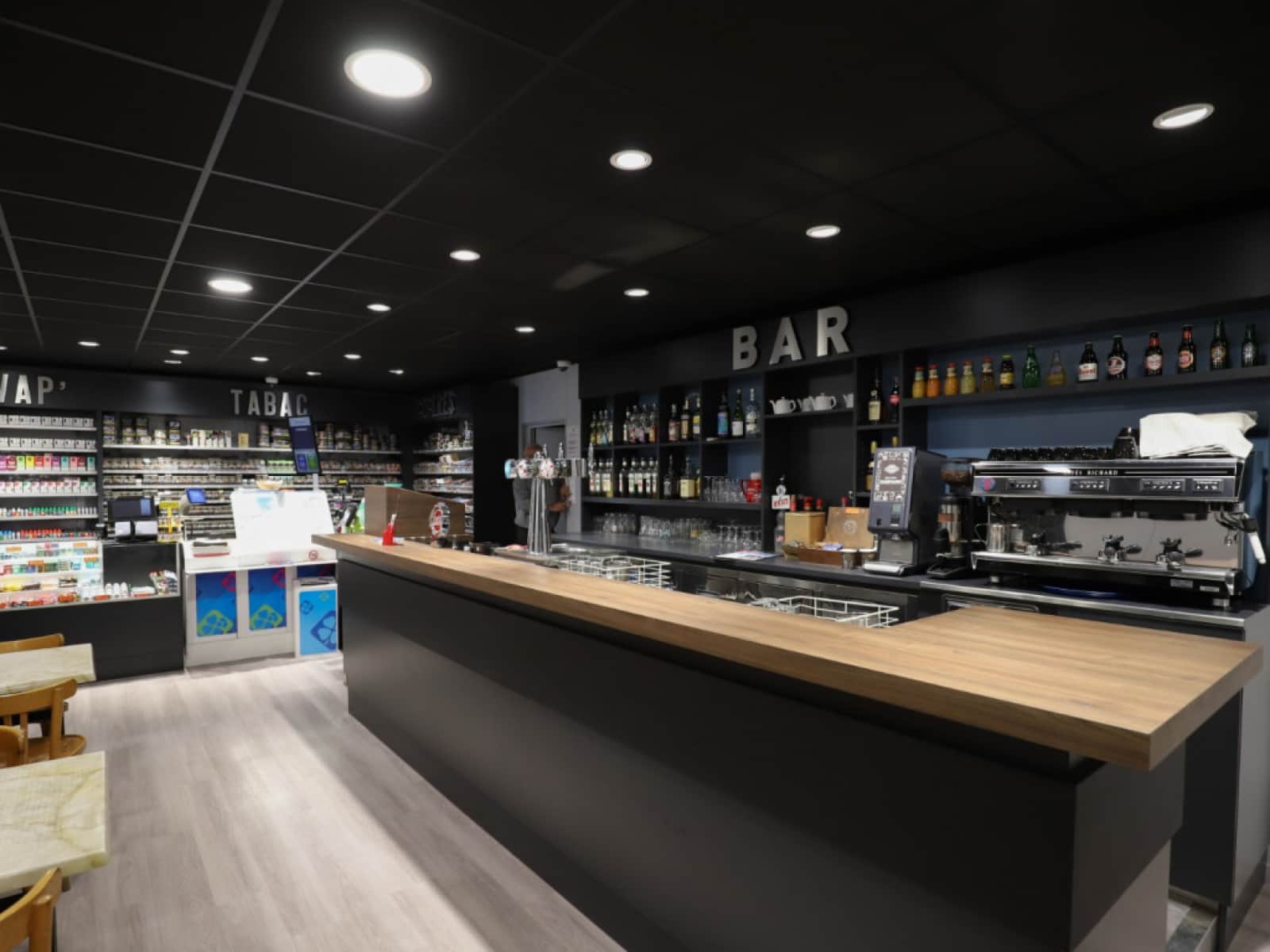 Bar · 80 m² · Fonds de commerce — photo 1
