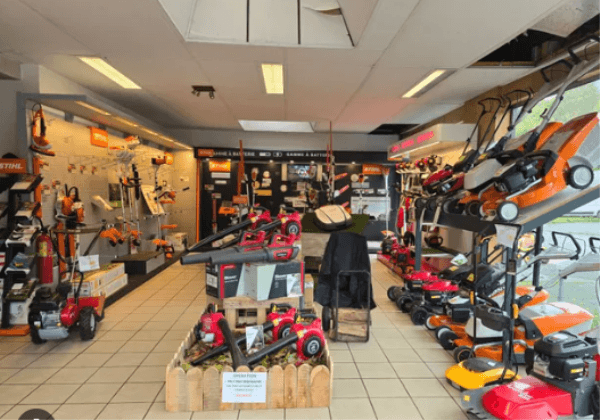 Entreprise de vente reparation motoculture morbihan 56 · 400 m² · Fonds de commerce — photo 1