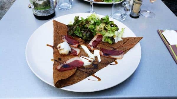 Creperie dans quartier touristique et historique secteur de vannes cadre de caractere morbihan 56 · 70 m² · Fonds de commerce — photo 1