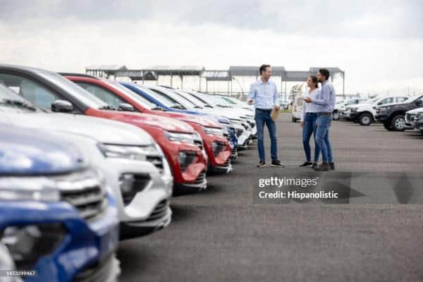 Concessionnaire multimarques vente vo vn a 30mn de vannes morbihan 56 · 400 m² · Fonds de commerce — photo 1