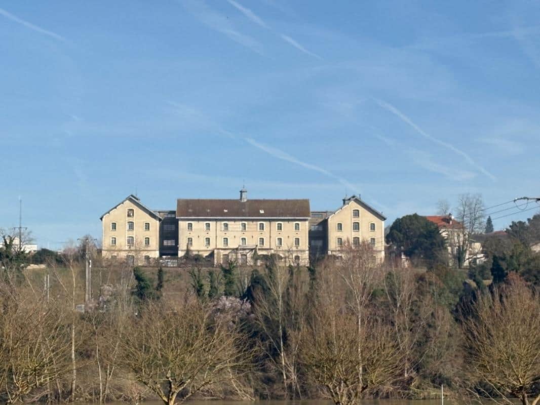 Local commercial · 8000 m² · Fonds de commerce — photo 1