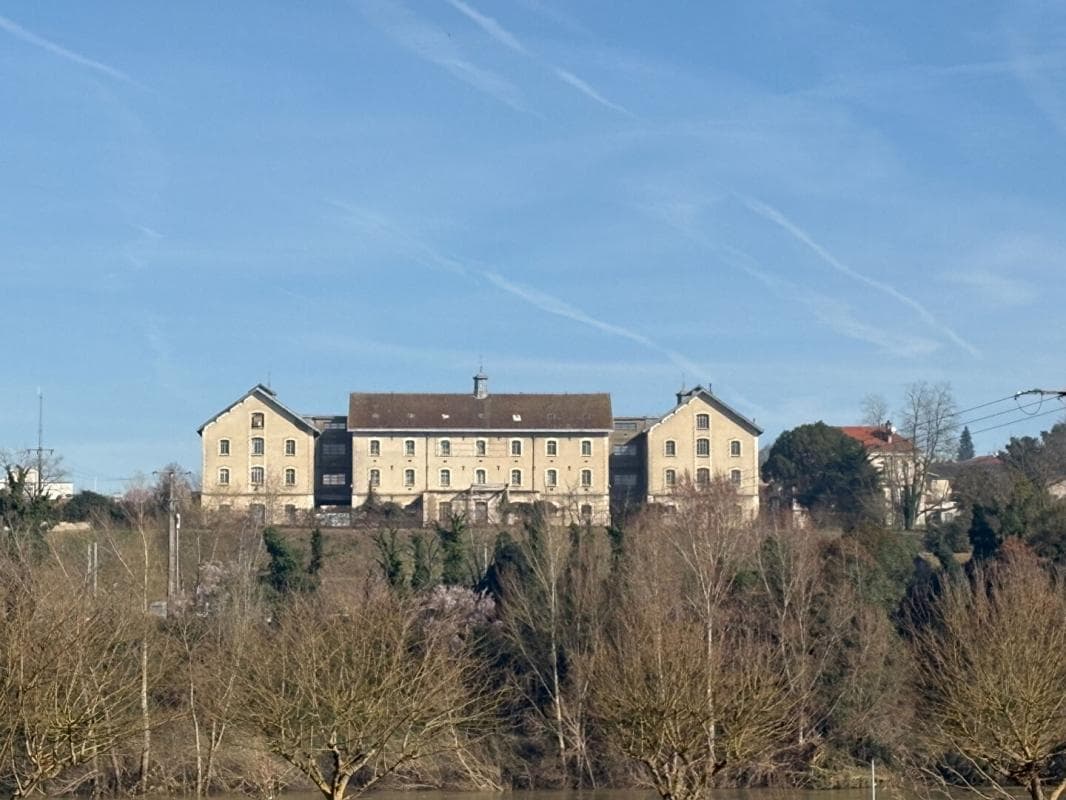 Local commercial 8000 m² — BORDEAUX — photo 1