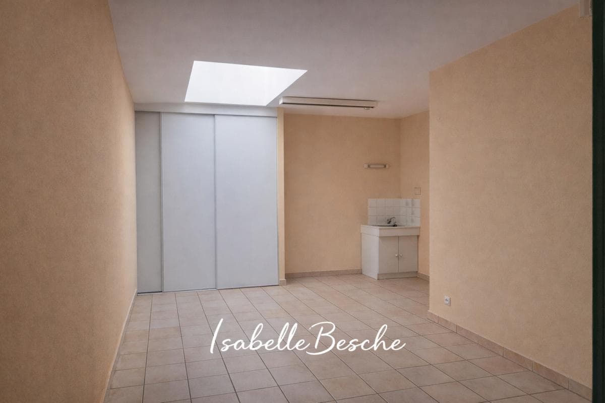 Local commercial 213 m² — BORDEAUX — photo 1