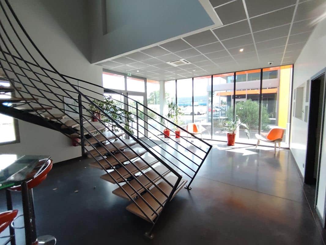 Local commercial · 350 m² · Cession de bail — photo 1