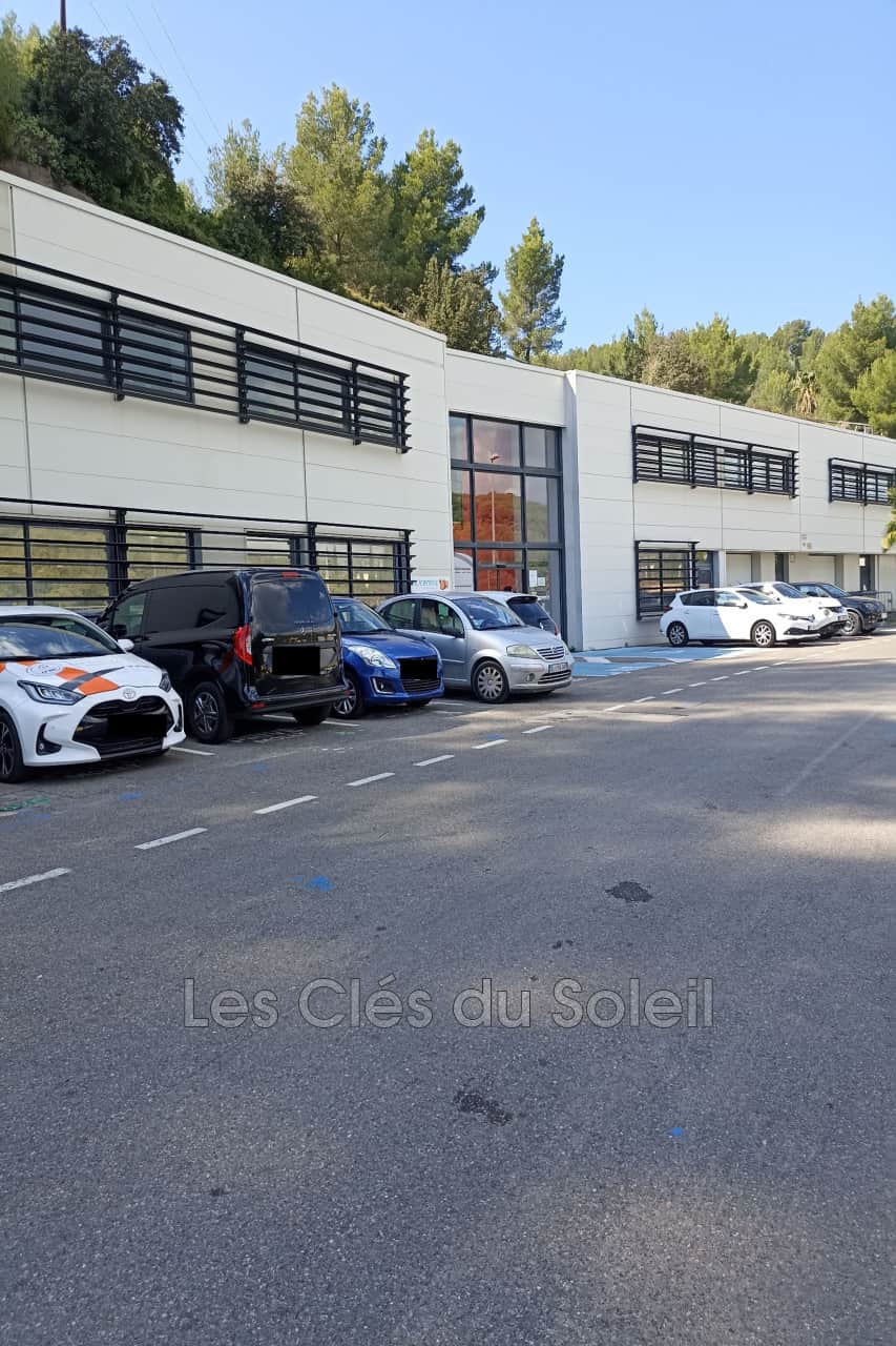 Local commercial · 156 m² · Location — photo 1