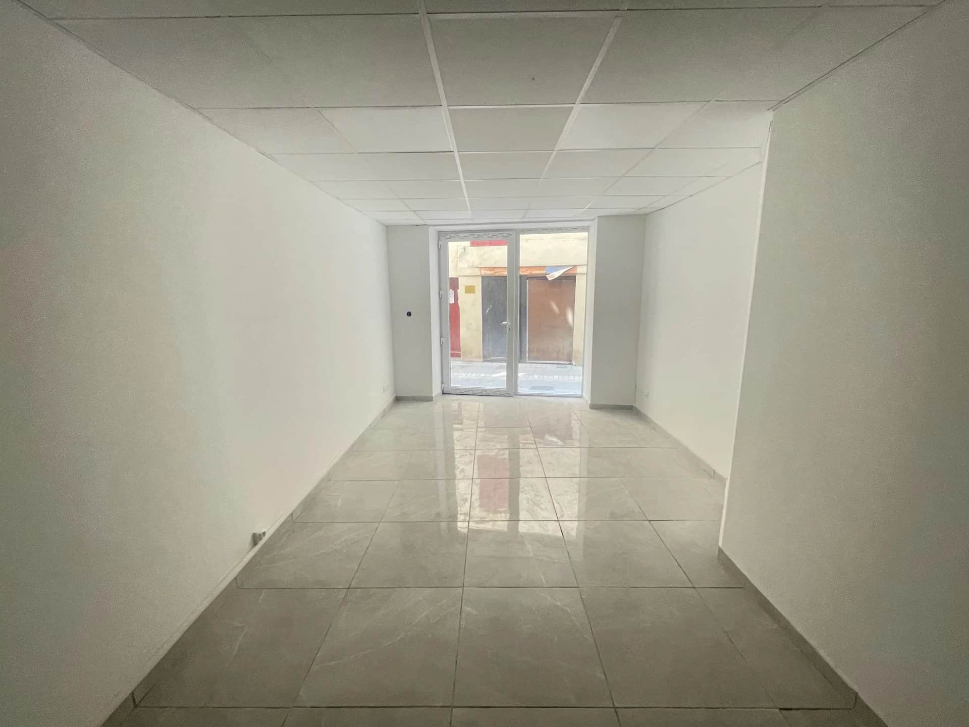 Local commercial · 32 m² · Achat des murs — photo 1
