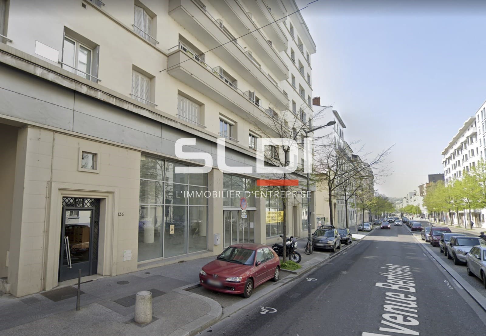 Local commercial · 217 m² · Achat des murs — photo 1