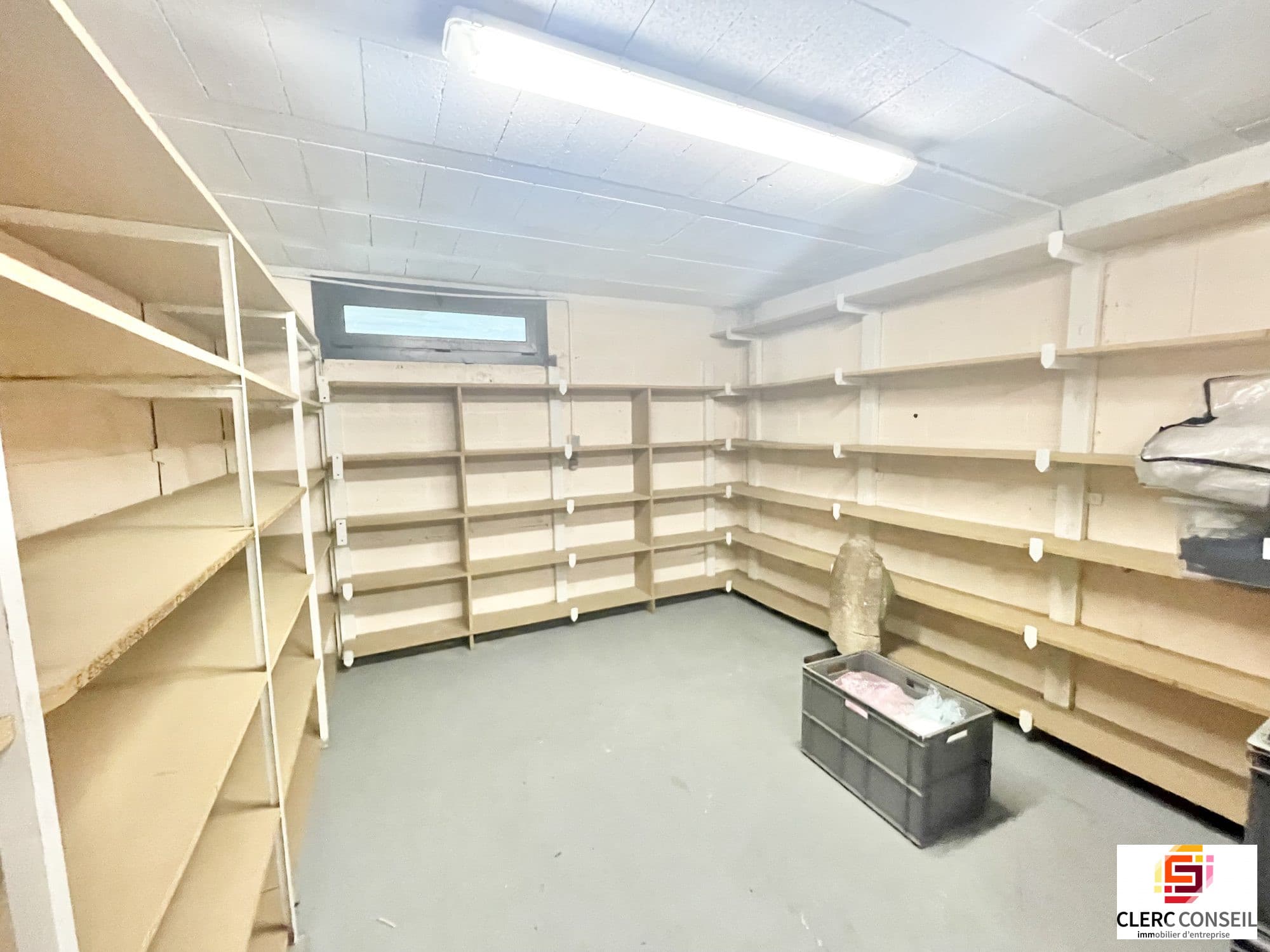 Local commercial · 28 m² · Location — photo 1