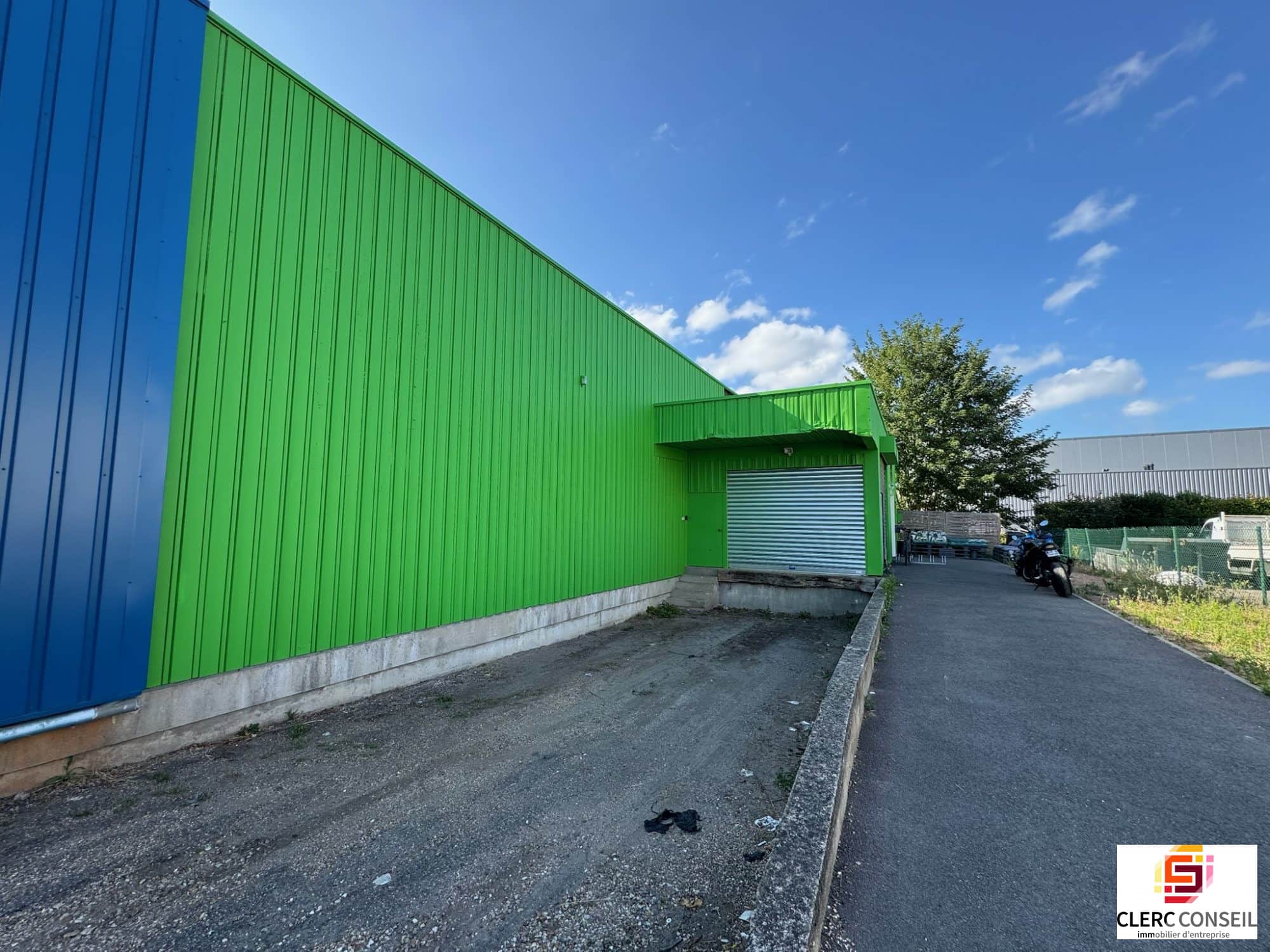 Local commercial · 388 m² · Location — photo 1