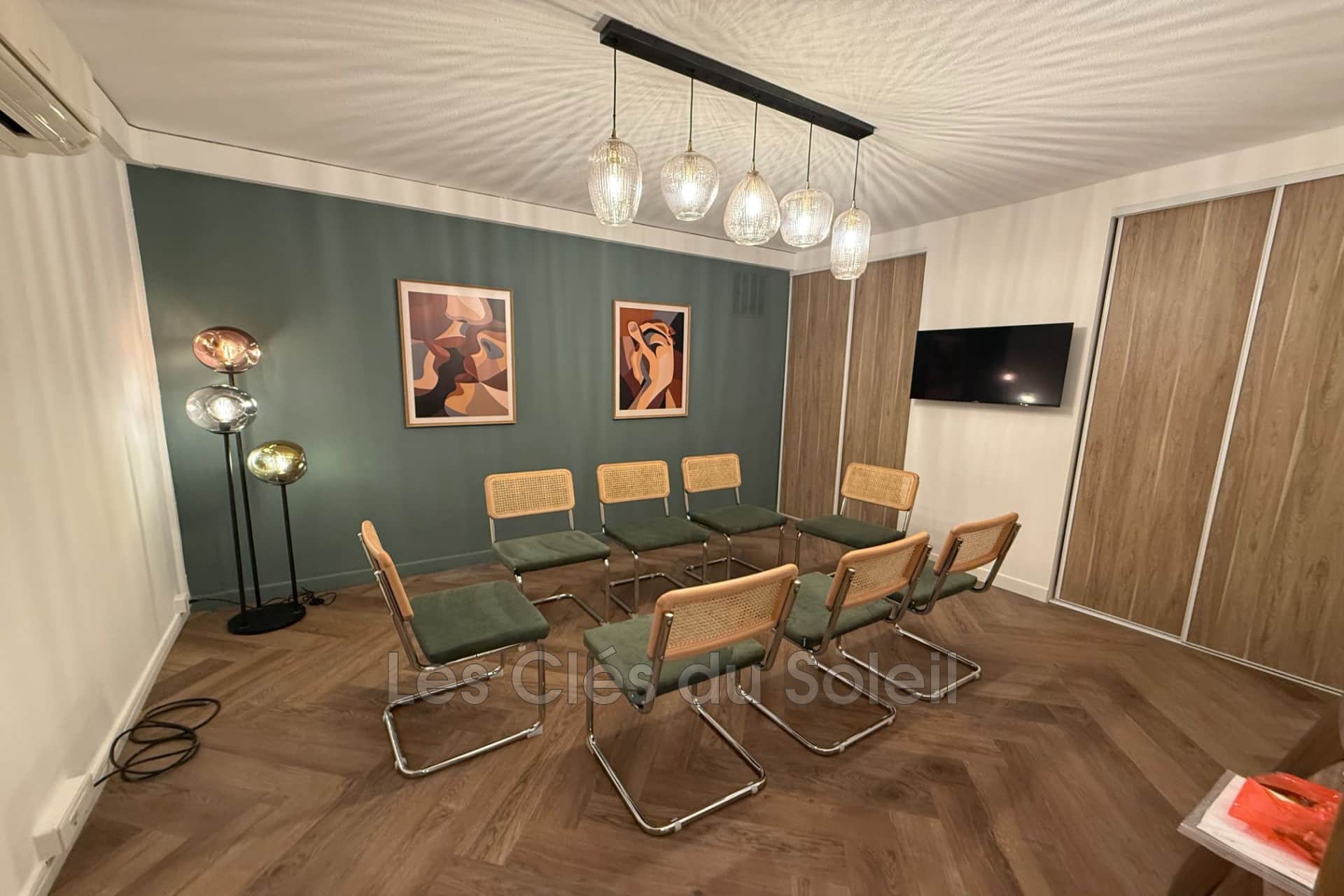 Local commercial · 101 m² · Location — photo 1