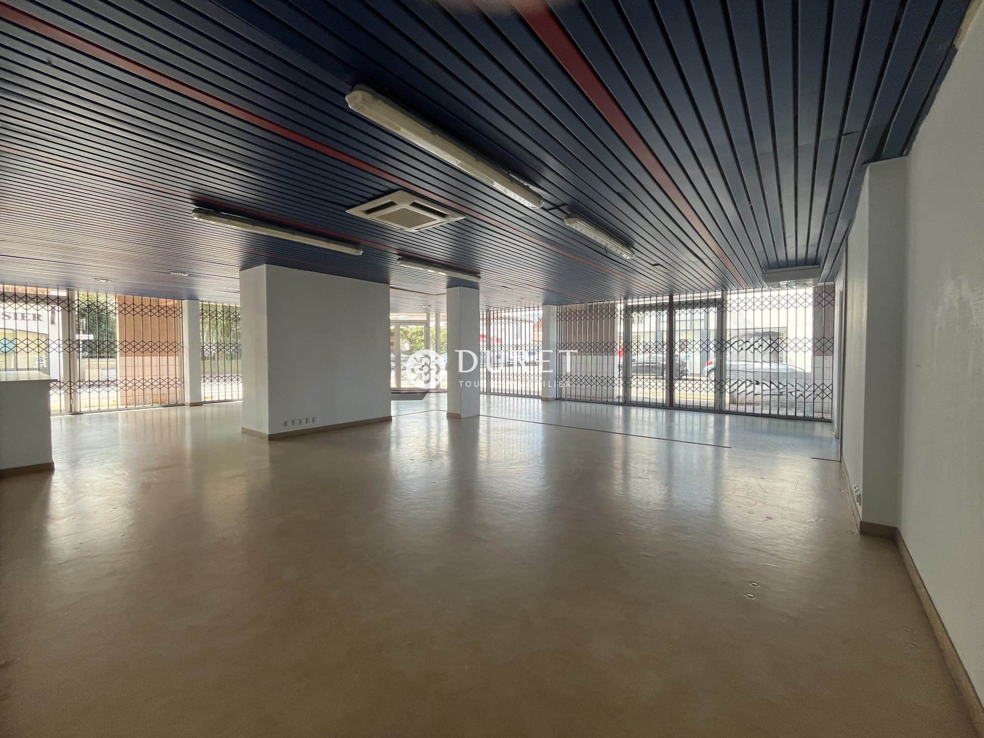 Local commercial · 140 m² · Location — photo 1