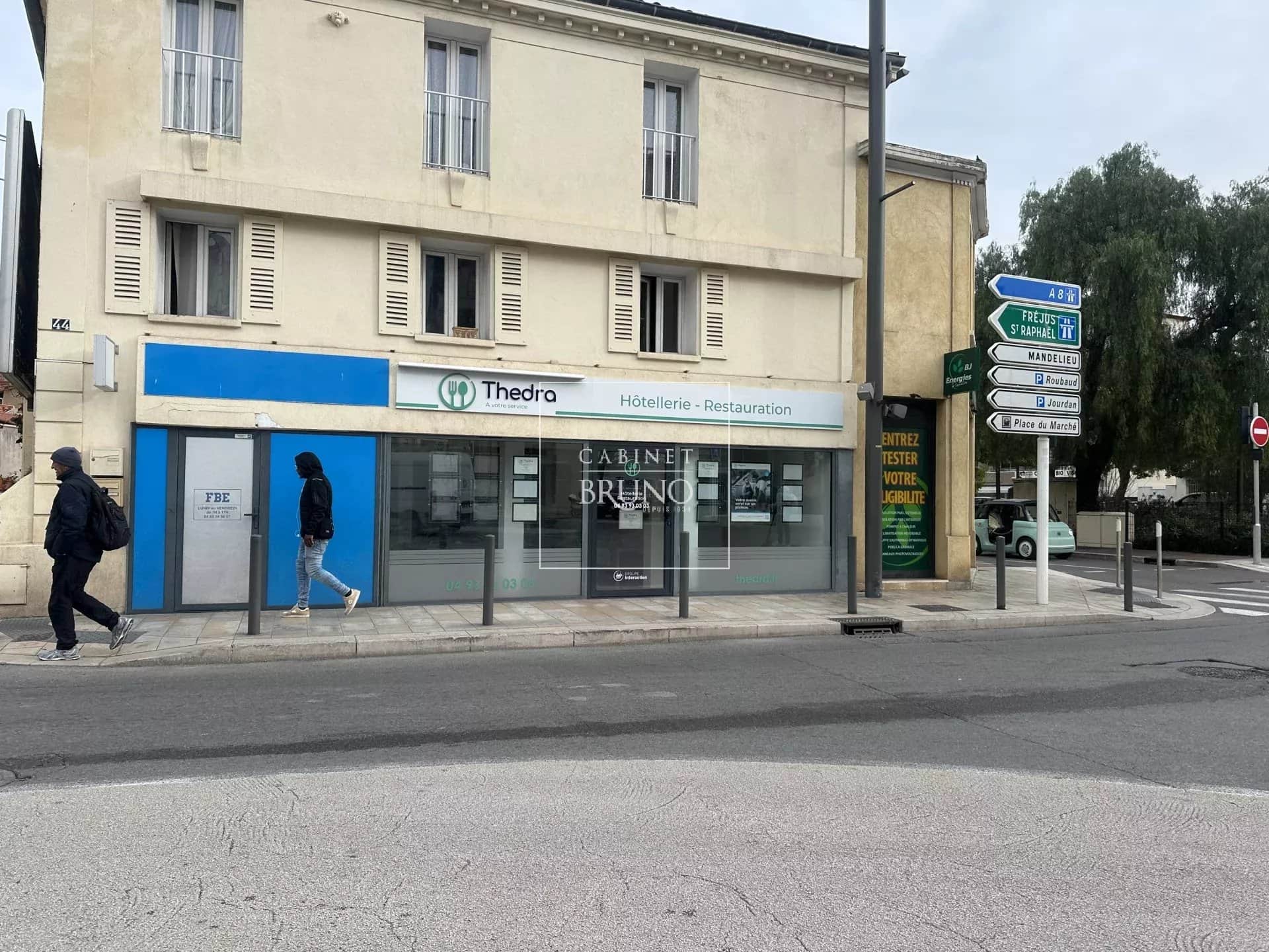 Local commercial · 139 m² · Location — photo 1