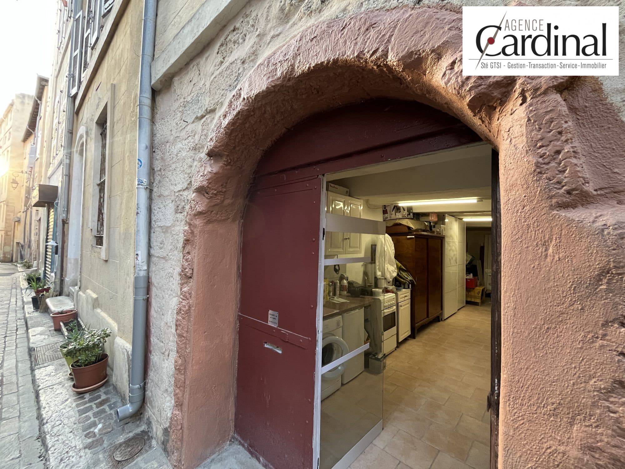 Local commercial · 77 m² · Achat des murs — photo 1