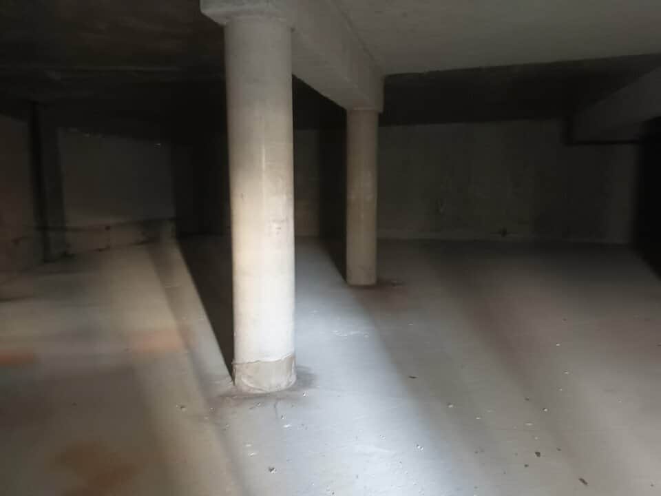 Local commercial · 242 m² · Location — photo 1
