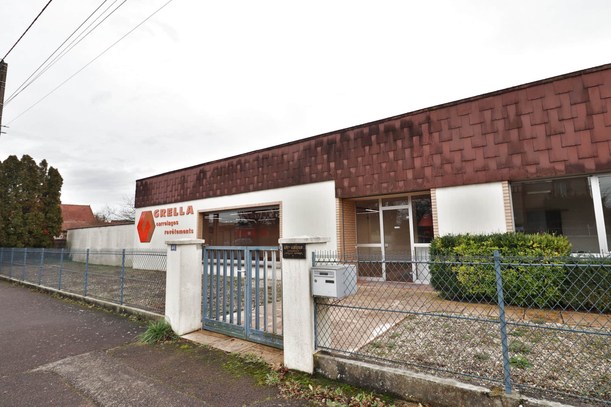Local commercial · 330 m² · Achat des murs — photo 1