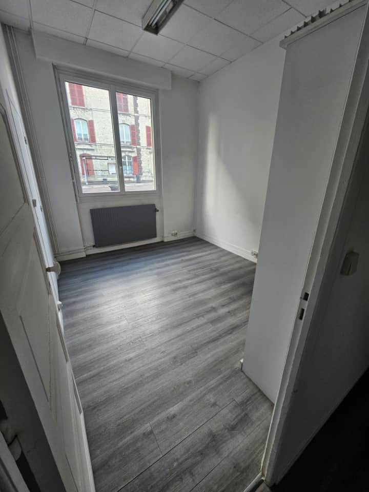 Local commercial · 70 m² · Achat des murs — photo 1