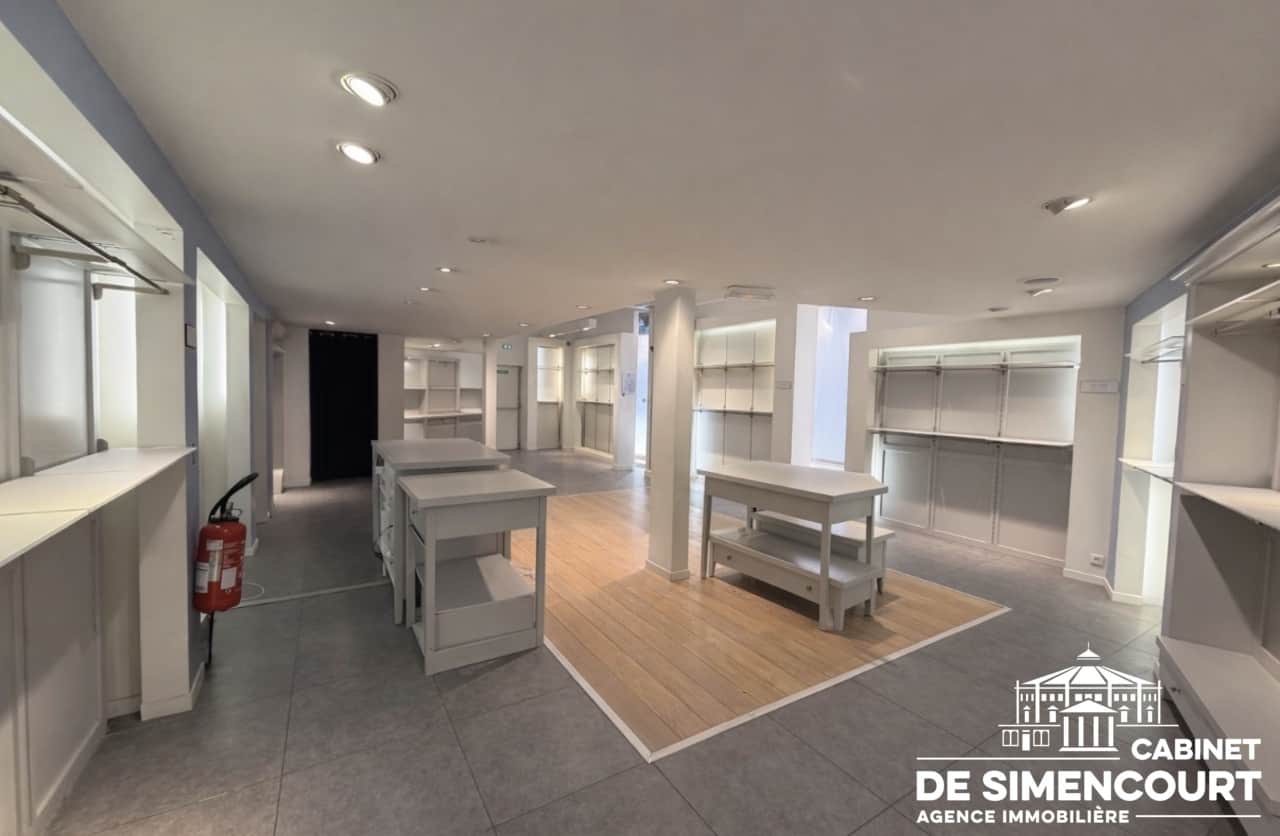 Local commercial · 89 m² · Location — photo 1