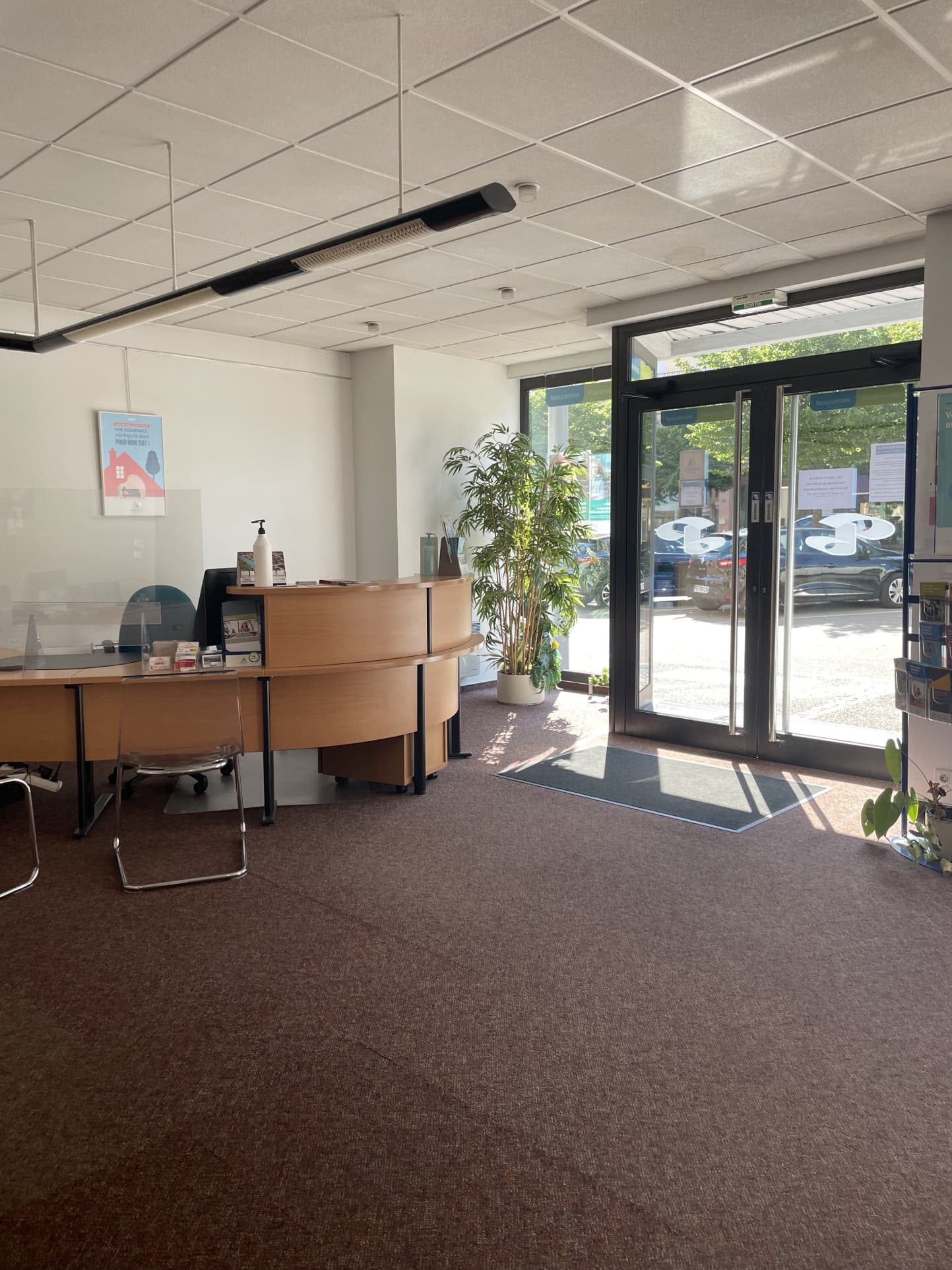 Local commercial · 300 m² · Location — photo 1