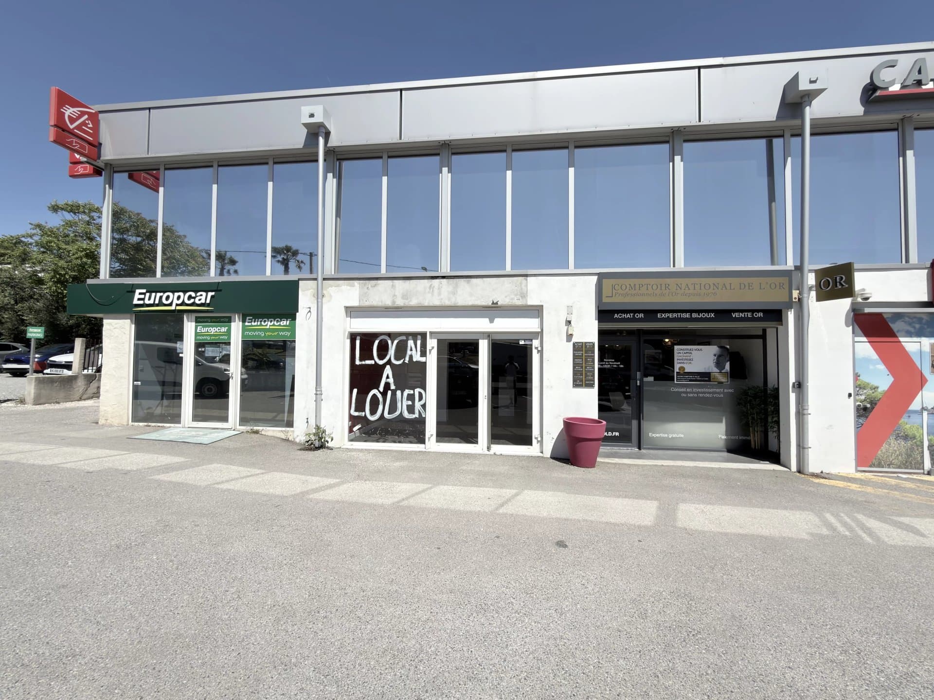 Local commercial · 70 m² · Location — photo 1