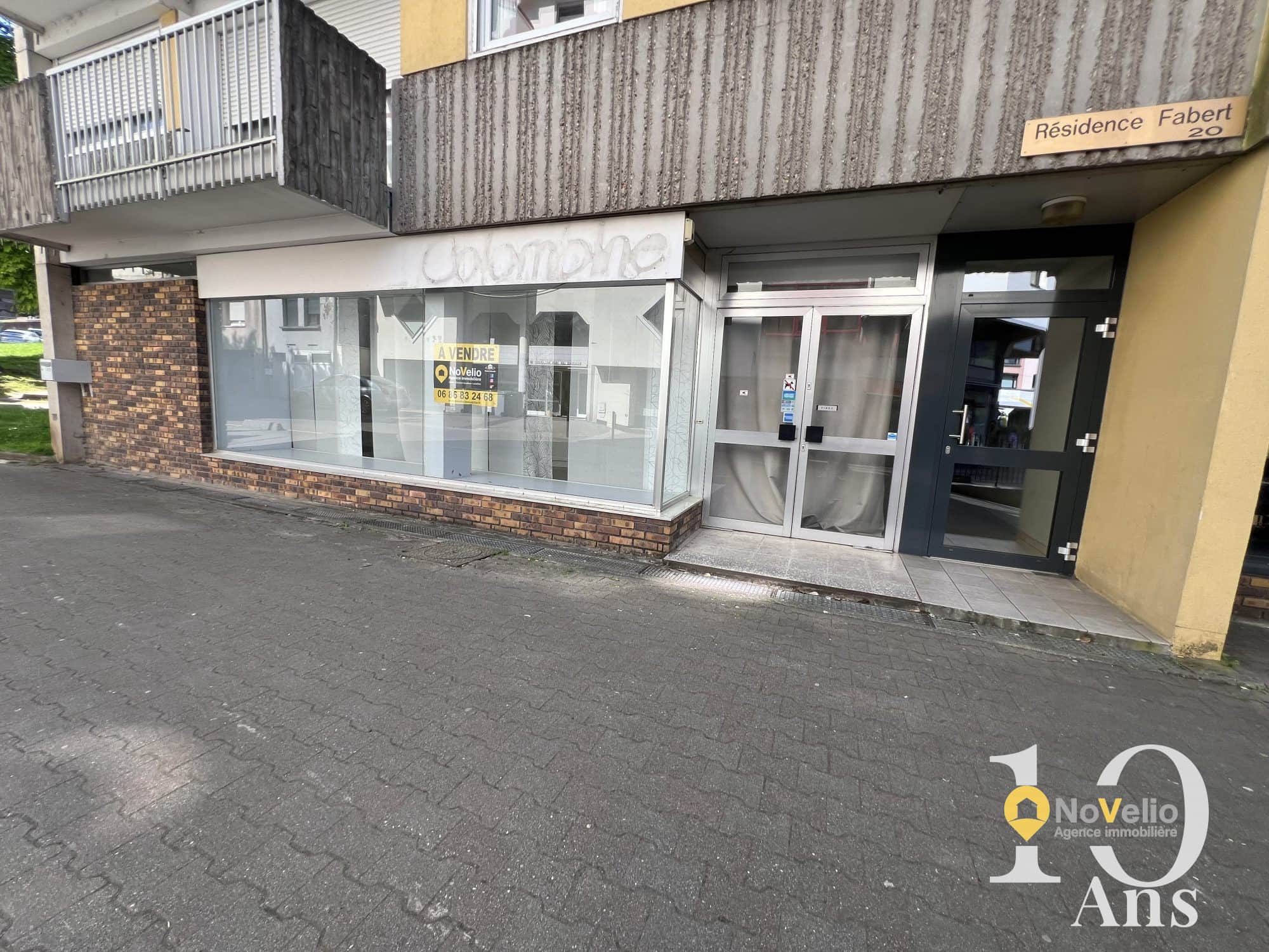 Local commercial · 77 m² · Achat des murs — photo 1