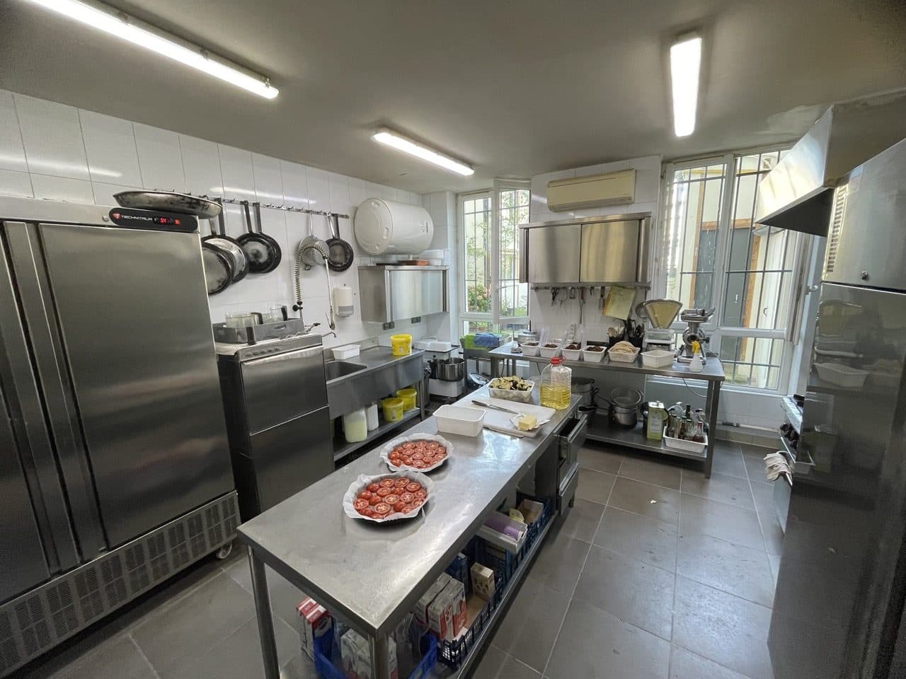 Restaurant et traiteur, Coffee shop · 120 m² · Fonds de commerce — photo 1