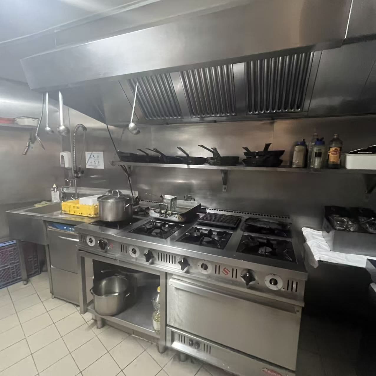 Pizzeria · 160 m² · Fonds de commerce — photo 1