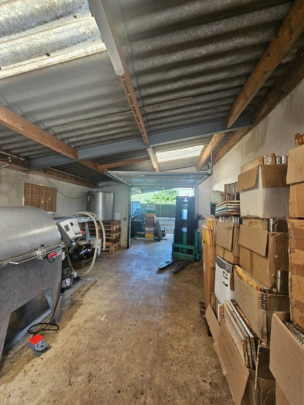 Local commercial · 260 m² · Achat des murs — photo 1