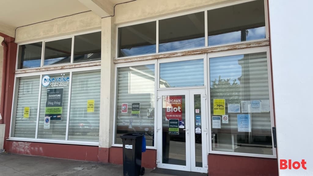 Local commercial · 135 m² · Location — photo 1