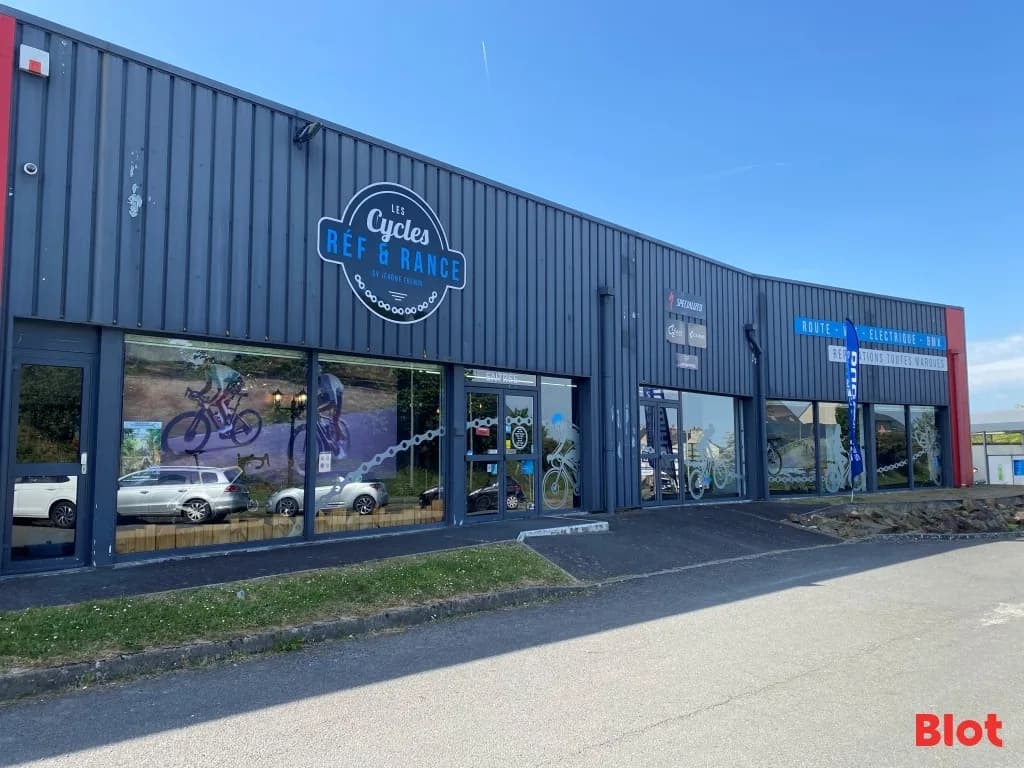 Local commercial · 470 m² · Location — photo 1