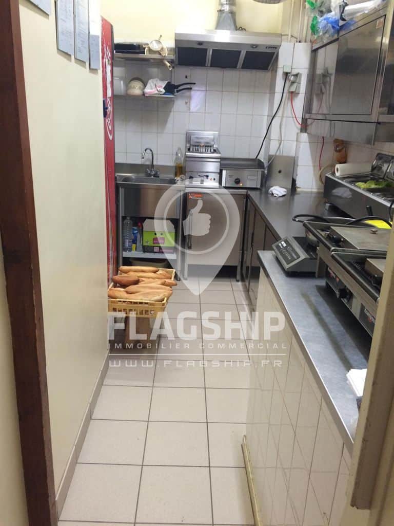 Local commercial · 130 m² · Cession de bail — photo 1