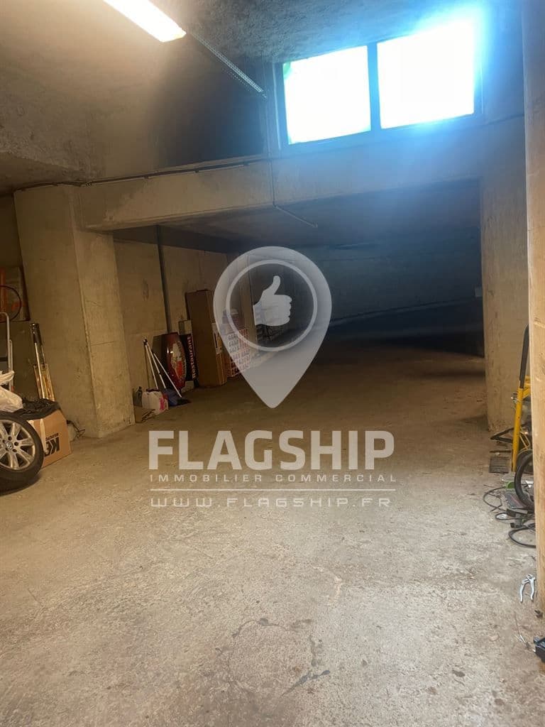 Local commercial · 700 m² · Achat des murs — photo 1