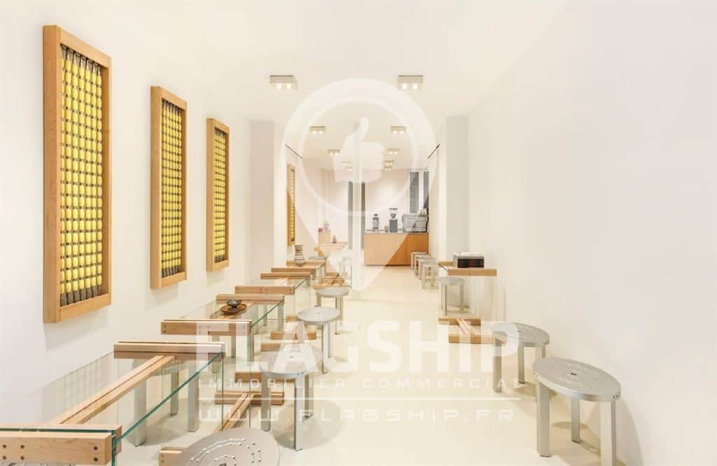 Local commercial · 70 m² · Location — photo 1