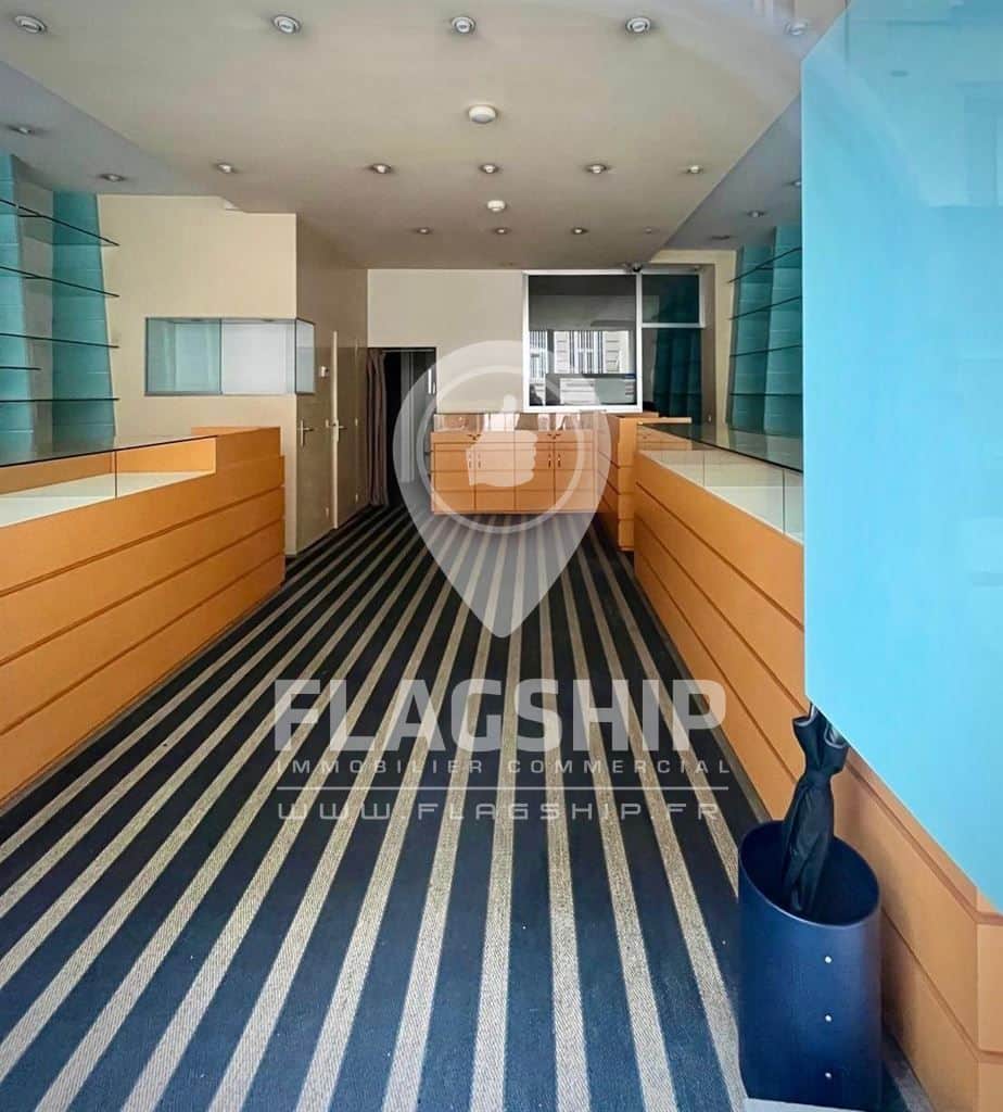 Local commercial · 112 m² · Location — photo 1