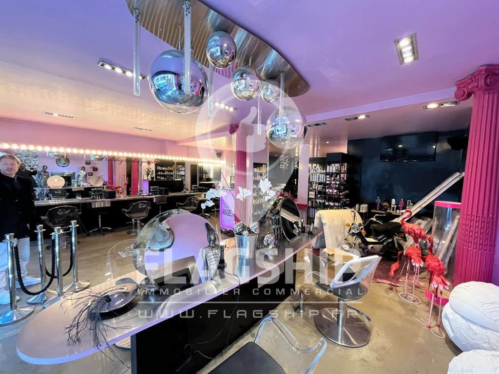 Local commercial · 220 m² · Cession de bail — photo 1